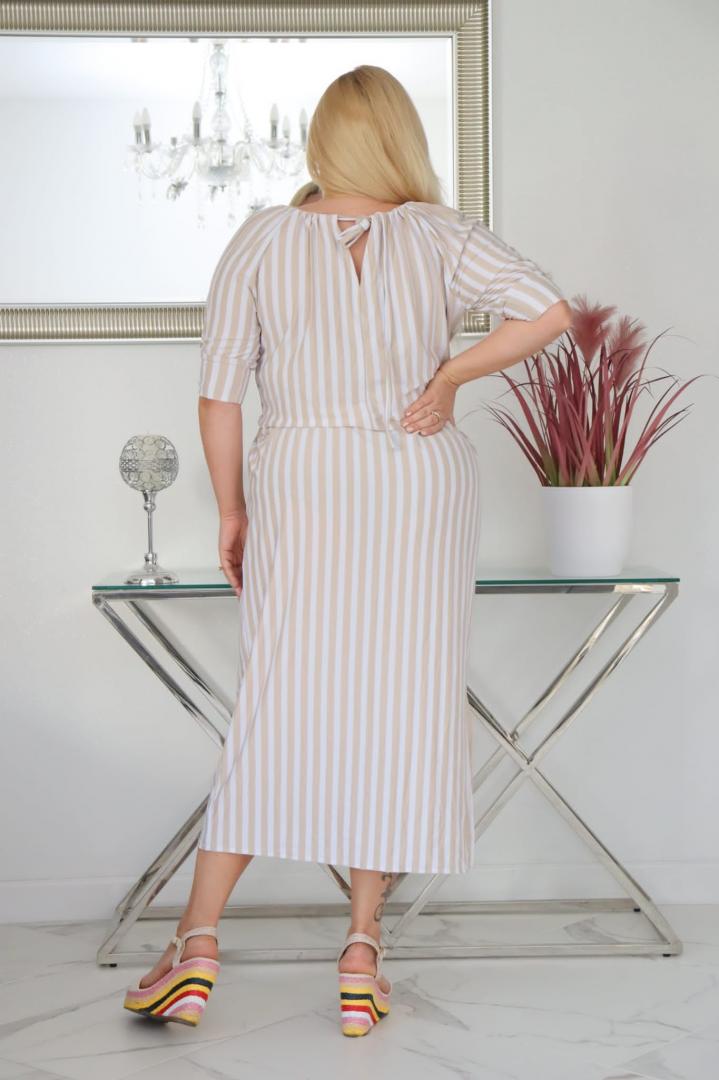 Sukienka Febia regulowany dekolt miła w dotyku dzianina paski nude WYPRZEDAŻ