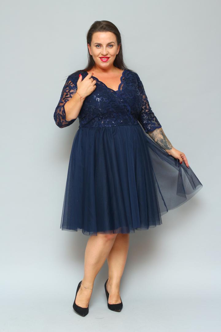 Sukienka Felima rozkloszowana z tiulu z kopertowym dekoltem EKSKLUZYWNA granat cekiny listki WYPRZEDAŻ