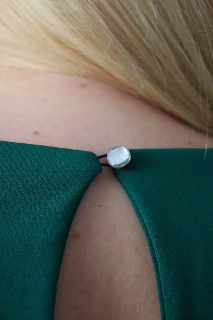 Sukienka Diora romantyczny dekolt z zakładkami zielona - obrazek 5