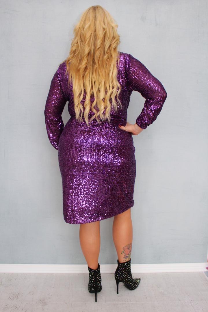 Sukienka Crystal cekinowa kopertowy dekolt CEKINY fiolet - obrazek 5