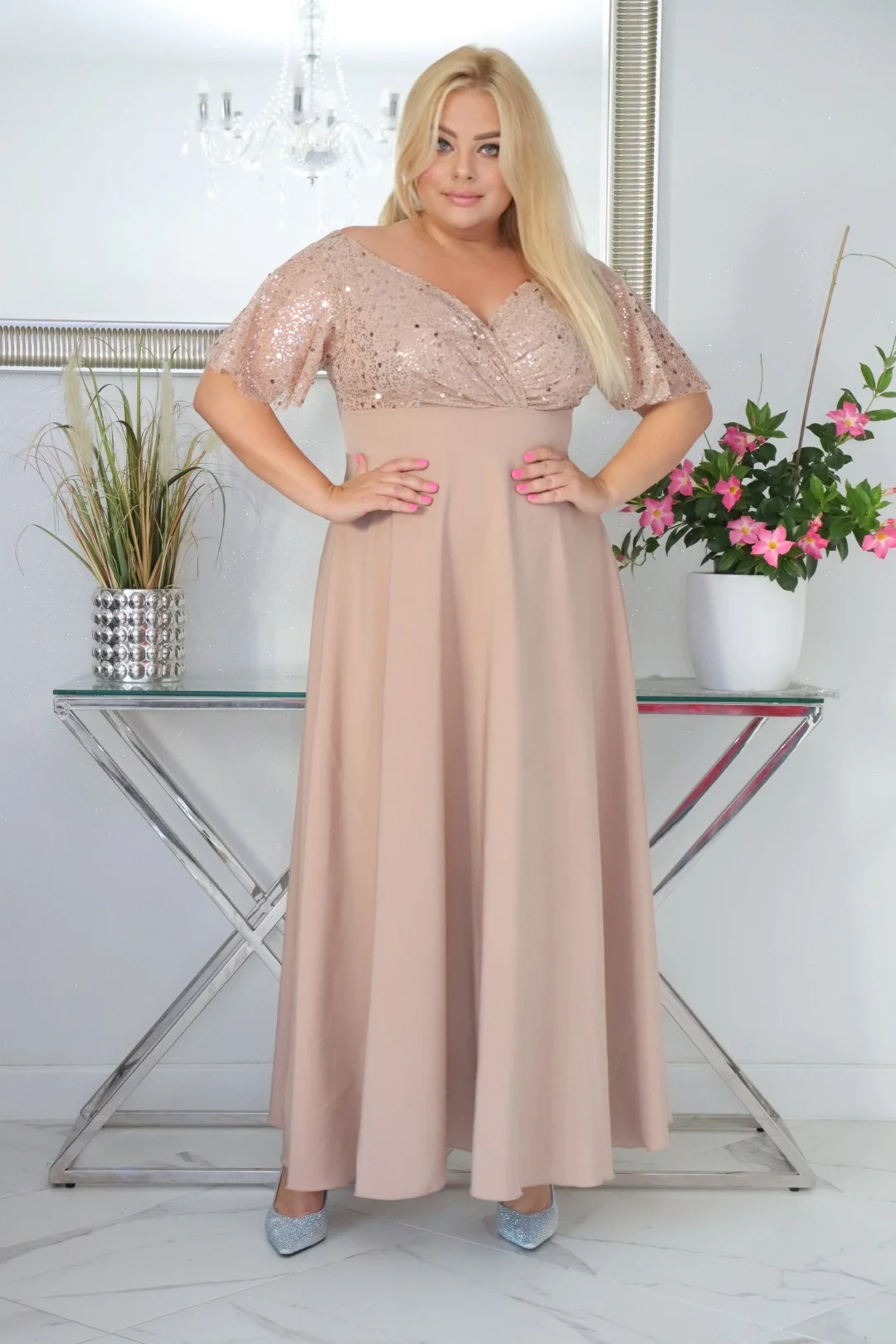 Sukienka Arwena - elegancja, która olśniewa. Kwintesencja wieczorowego blasku! ZŁOTA - obrazek 3