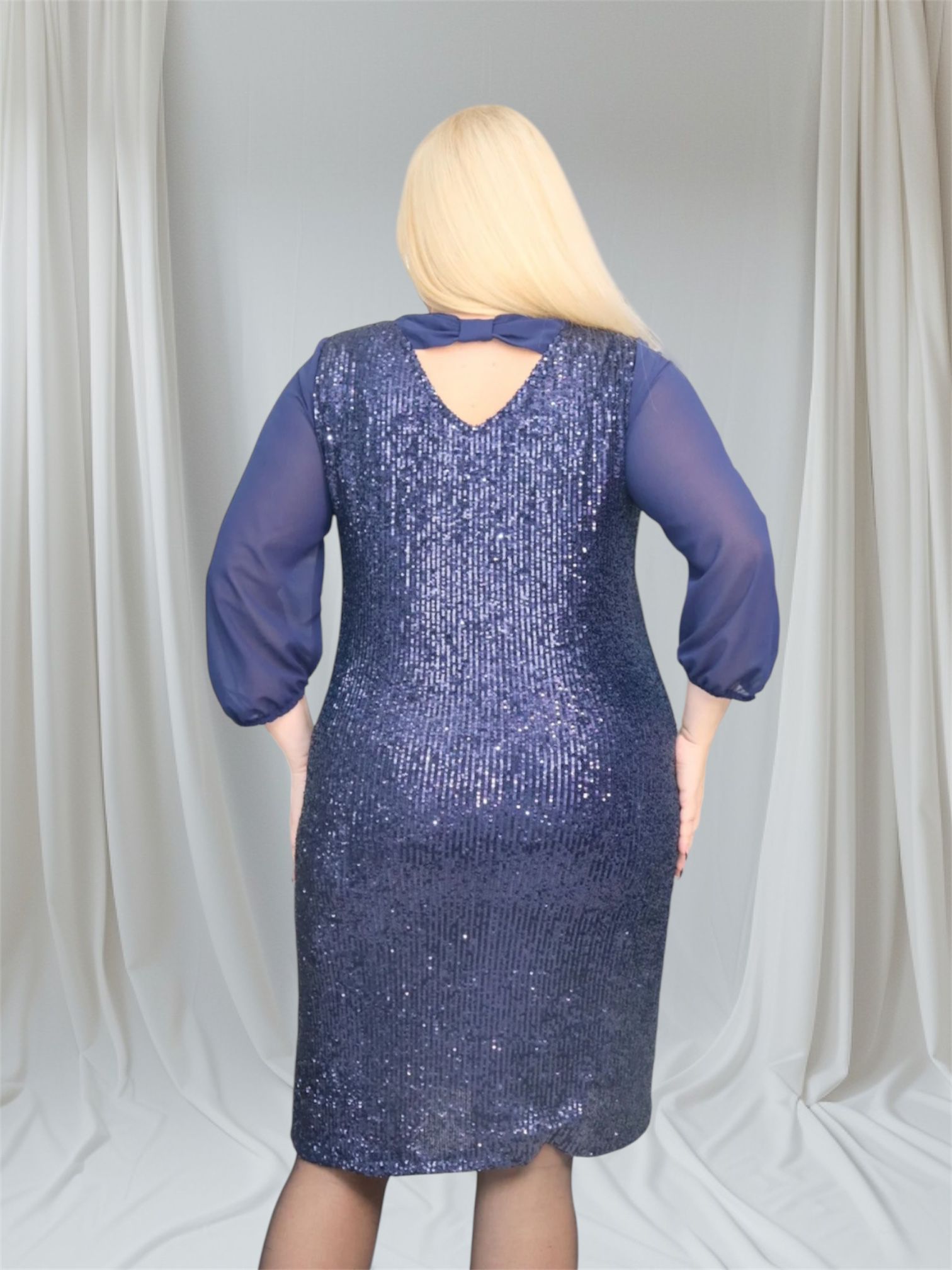 Sukienka Riley cekinowa szyfonowa kokarda granatowa - obrazek 6