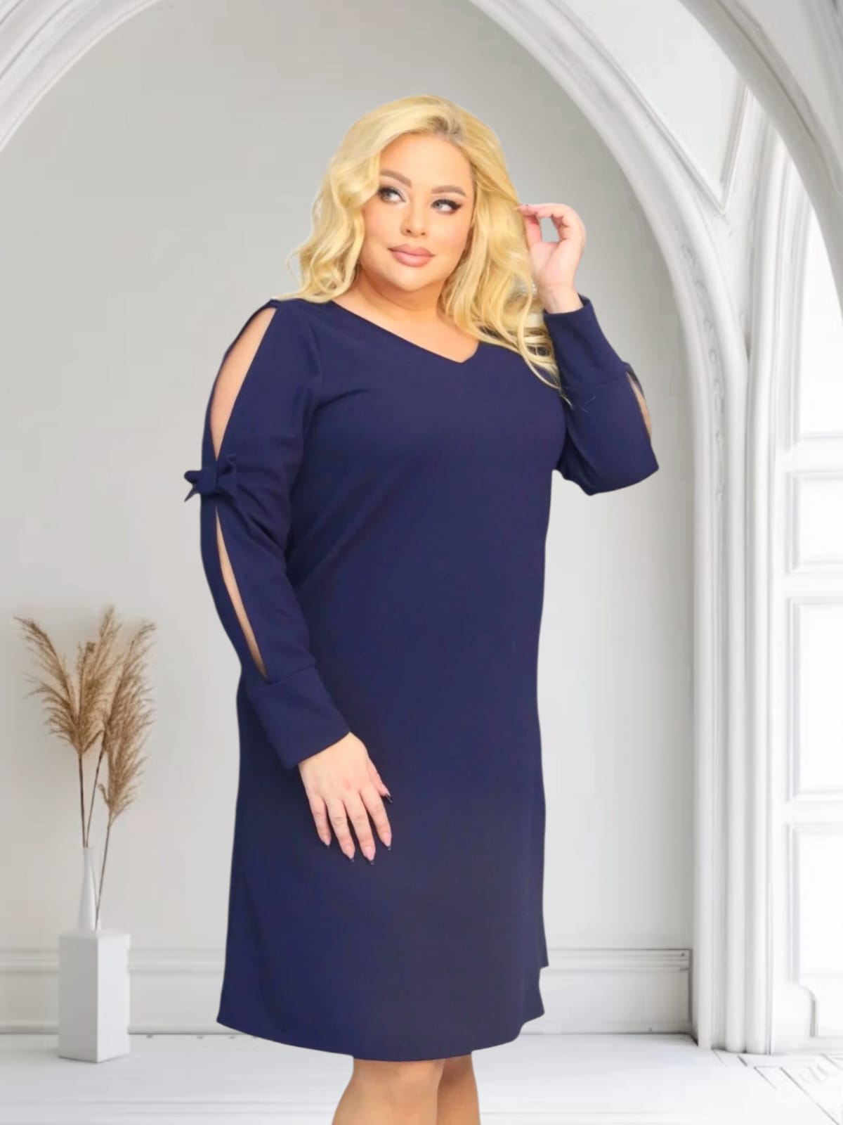 Sukienka Sansa trapezowa rozcięte rękawy z kokardkami granatowy