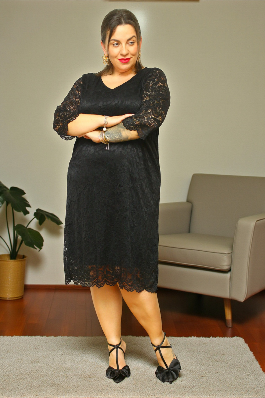 Sukienka Manola trapezowa koronkowa czarna