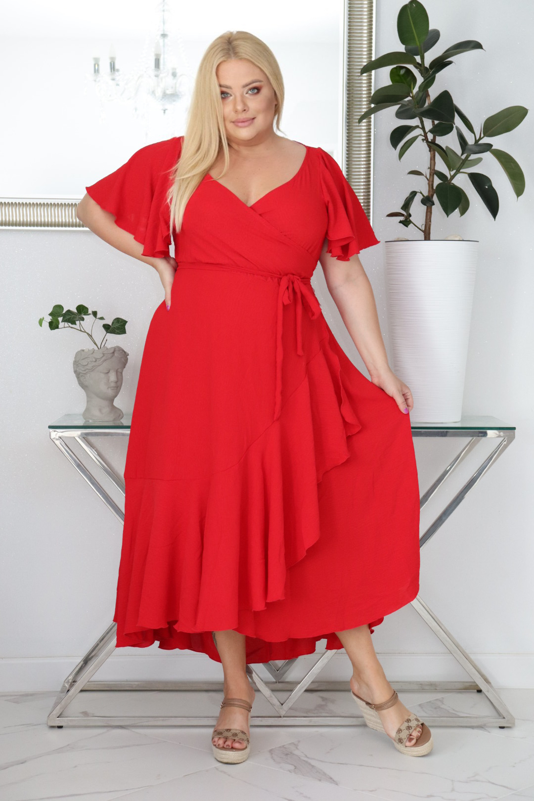 Sukienka ALBINA: Wygoda i elegancja w jednym. Poznaj sukienkę, w której się zakochasz! CZERWONY