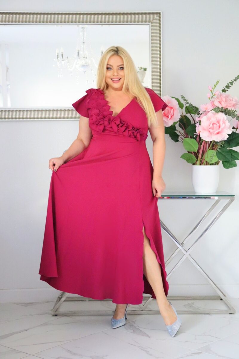 Olśniewająca sukienka "Frezja" z kwiecistą falbaną i rozkloszowanym dołem gwarantuje spektakularny "efekt glamour"! FUKSJA - obrazek 3