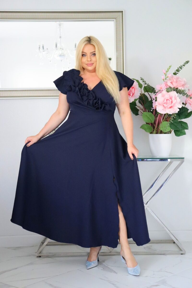 Olśniewająca sukienka "Frezja" z kwiecistą falbaną i rozkloszowanym dołem gwarantuje spektakularny "efekt glamour"! GRANATOWA
