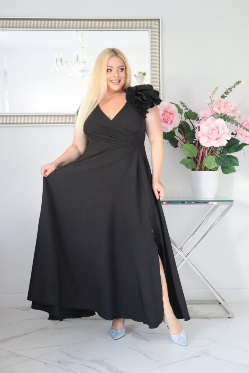 Olśniewająca sukienka "Orchidea" z kwiecistą falbaną i rozkloszowanym dołem gwarantuje spektakularny "efekt glamour"! CZARNA - obrazek 4