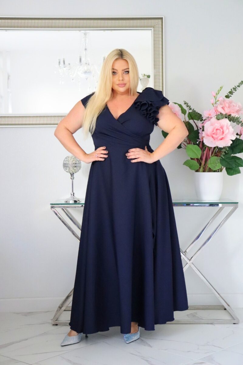 Olśniewająca sukienka "Orchidea" z kwiecistą falbaną i rozkloszowanym dołem gwarantuje spektakularny "efekt glamour"! GRANATOWA