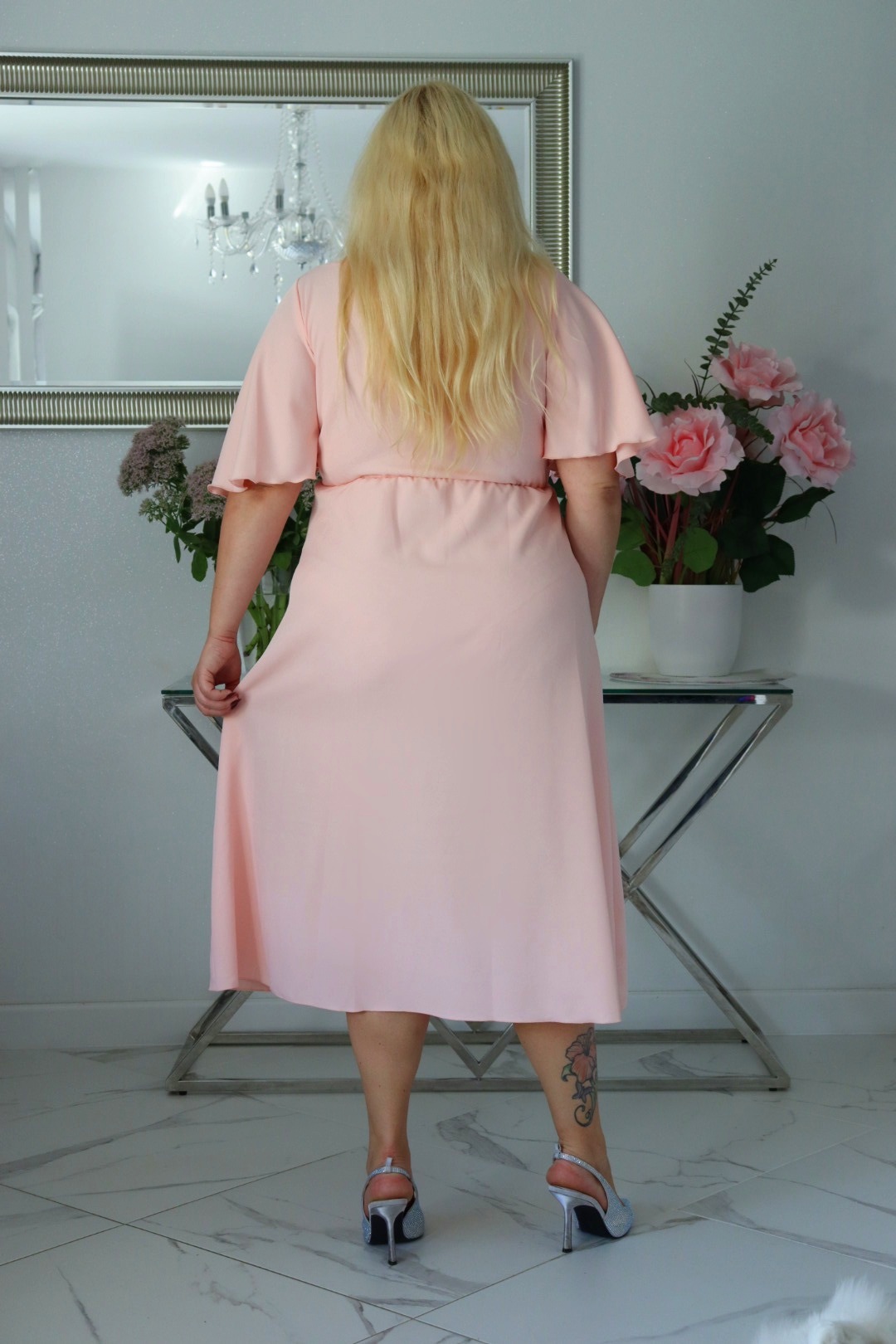 Ręcznie szyte róże i komfort: sukienka. W zestawie z broszką! Pudrowy róż! - obrazek 5