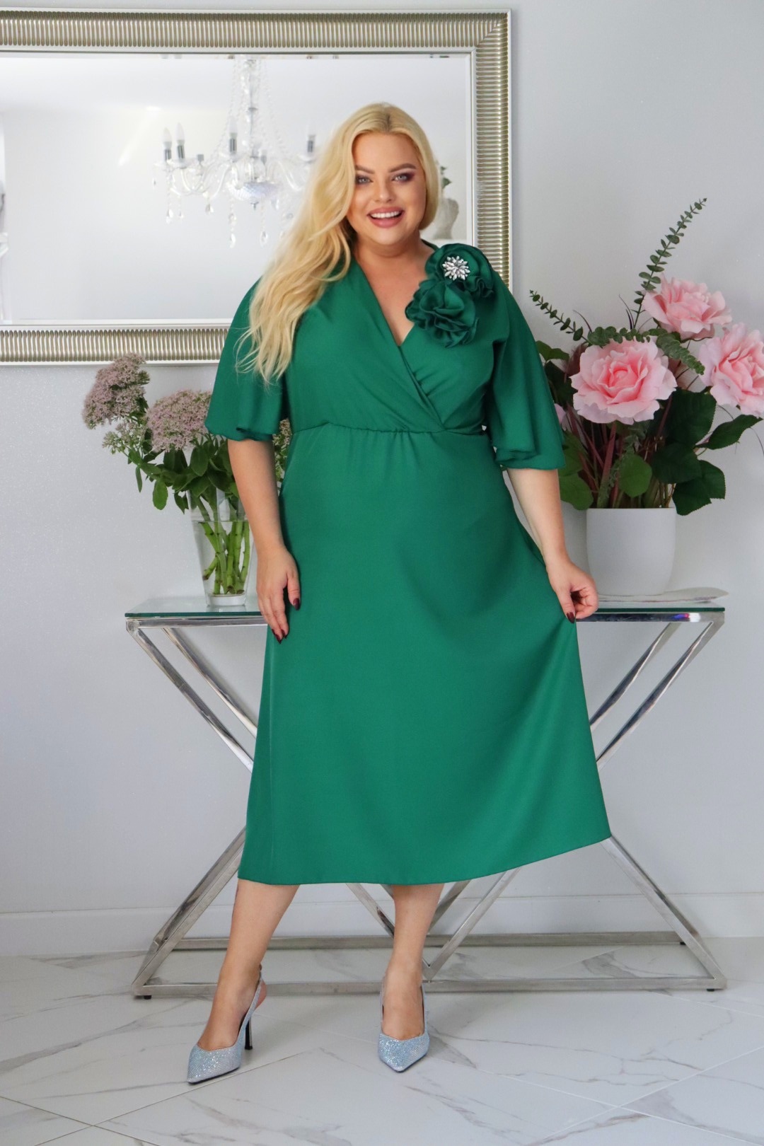 Ręcznie szyte róże i komfort: sukienka. W zestawie z broszką! Zielona! - obrazek 3