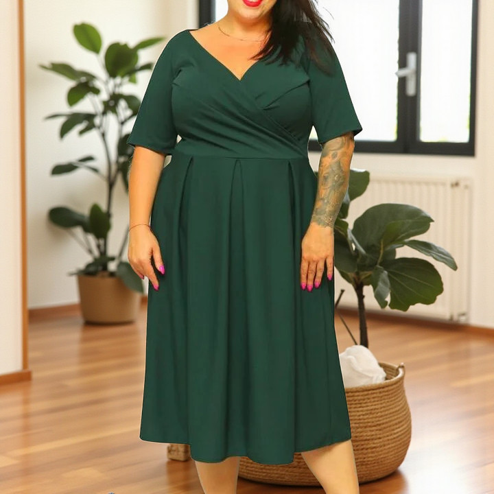 Sukienka Fernanda rozkloszowana z kontrafałdami i kopertowym dekoltem butelkowa zieleń gładka - obrazek 2