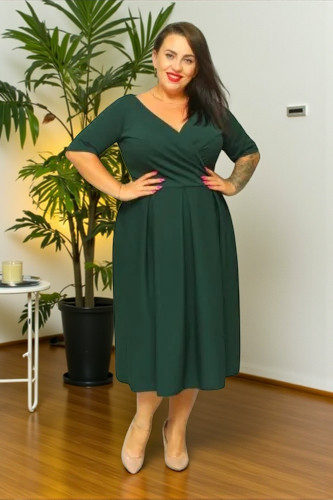 Sukienka Fernanda rozkloszowana z kontrafałdami i kopertowym dekoltem butelkowa zieleń gładka