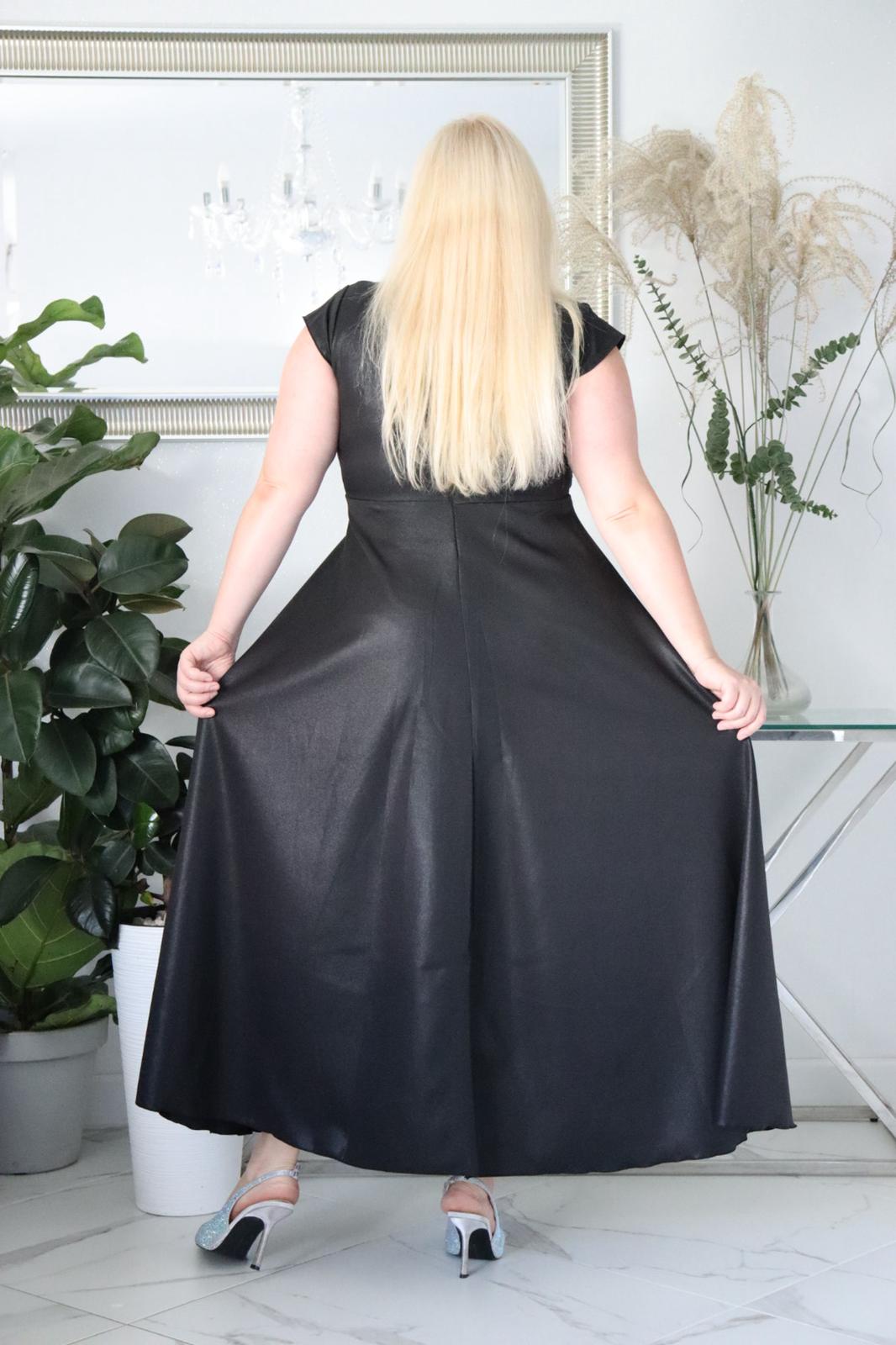 Hit Sezonu: Sukienka GERBERIA – 5 zalet, dzięki którym poczujesz się jak milion dolarów! 💰💖CZARNA! - obrazek 5