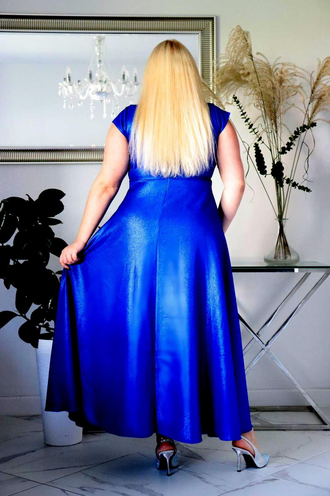 Hit Sezonu: Sukienka GERBERIA – 5 zalet, dzięki którym poczujesz się jak milion dolarów! 💰💖CHABROWA! - obrazek 5