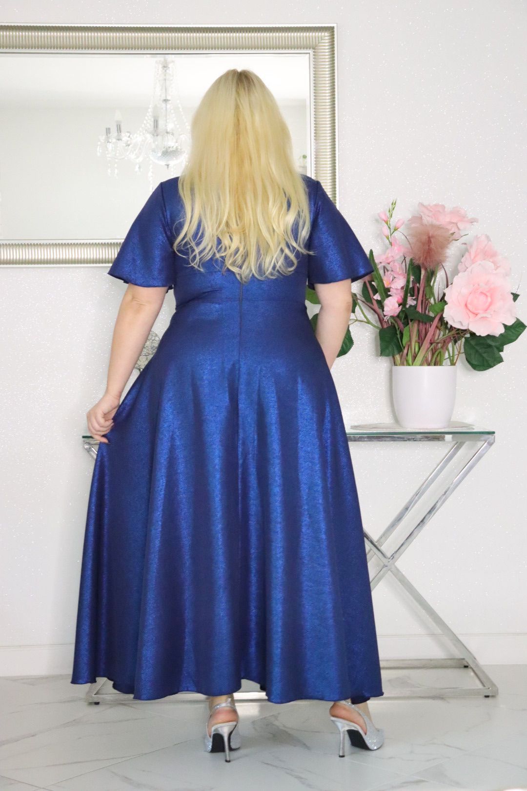 Masz już sukienkę na specjalną okazję? Zobacz model "Asteria" i przestań szukać a zacznij olśniewać! GRANATOWA SHINE! 🥂 - obrazek 5