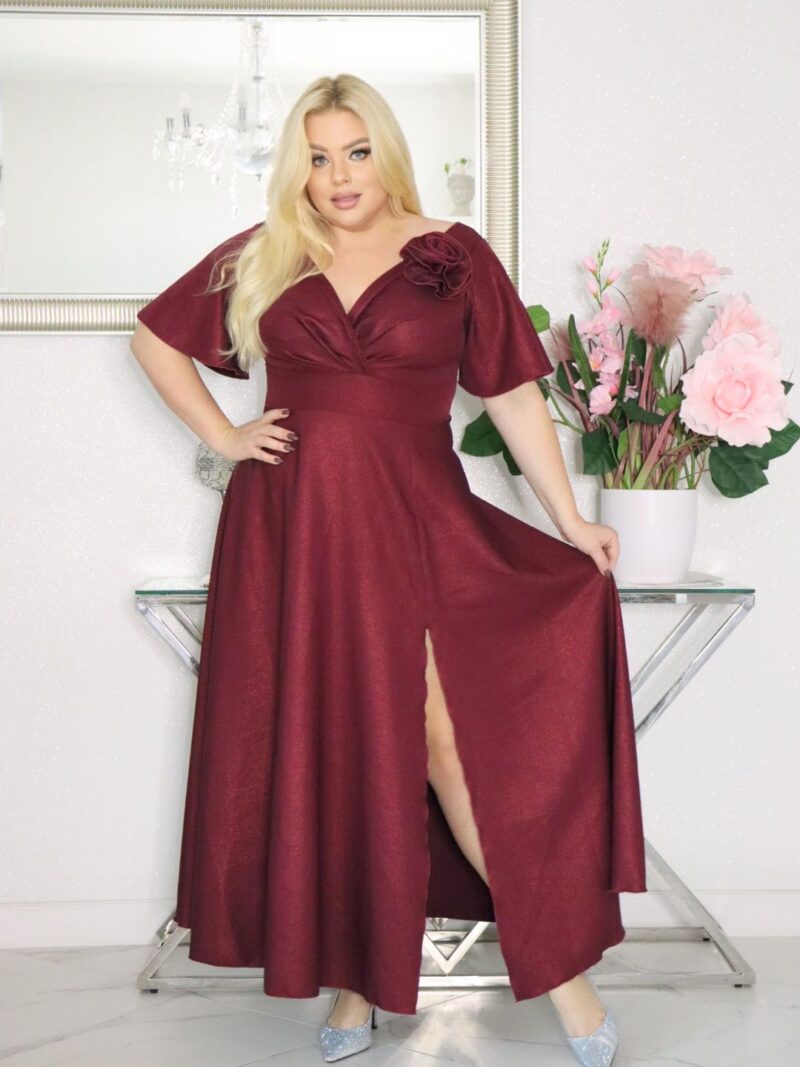 Masz już sukienkę na specjalną okazję? Zobacz model "Asteria" i przestań szukać a zacznij olśniewać! BORDOWA SHINE! 🥂