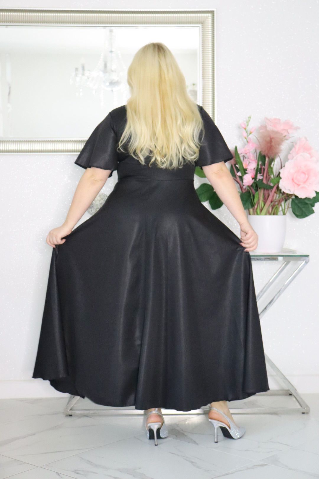 Masz już sukienkę na specjalną okazję? Zobacz model "Asteria" i przestań szukać a zacznij olśniewać! CZARNA SHINE! 🥂 - obrazek 4