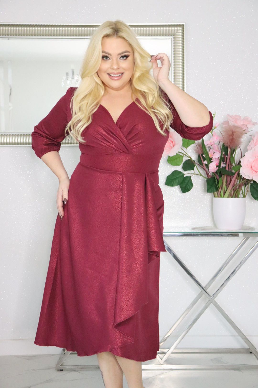 Elegancka sukienka koktajlowa MARTINA – fason kopertowy, lekki połysk! BORDOWA! - obrazek 3