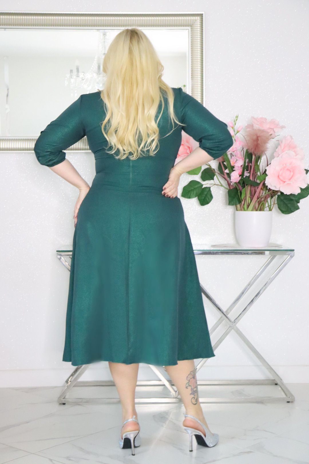 Elegancka sukienka koktajlowa MARTINA – fason kopertowy, lekki połysk! SZMARAGDOWA ZIELEŃ! - obrazek 5