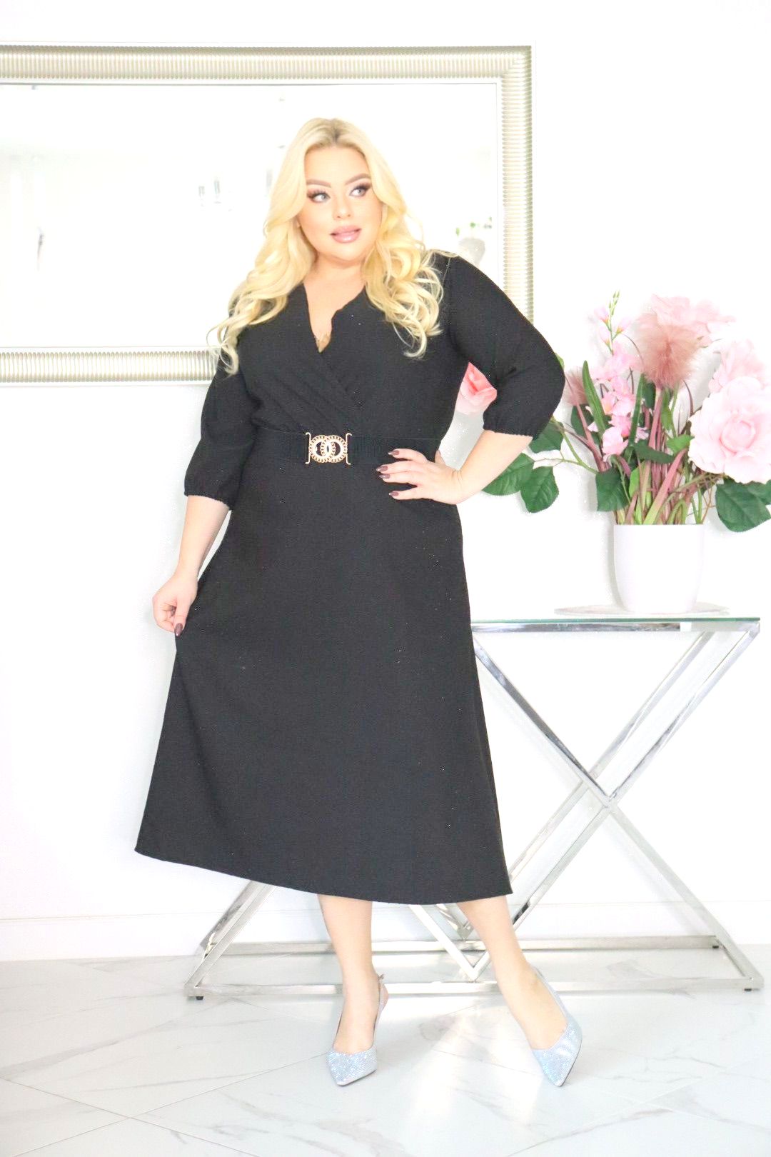 Sukienka MIDI Tacjana z ozdobnymi kryształkami i elastycznym paskiem. T001. Wybierz swój idealny odcień brązu. - obrazek 3