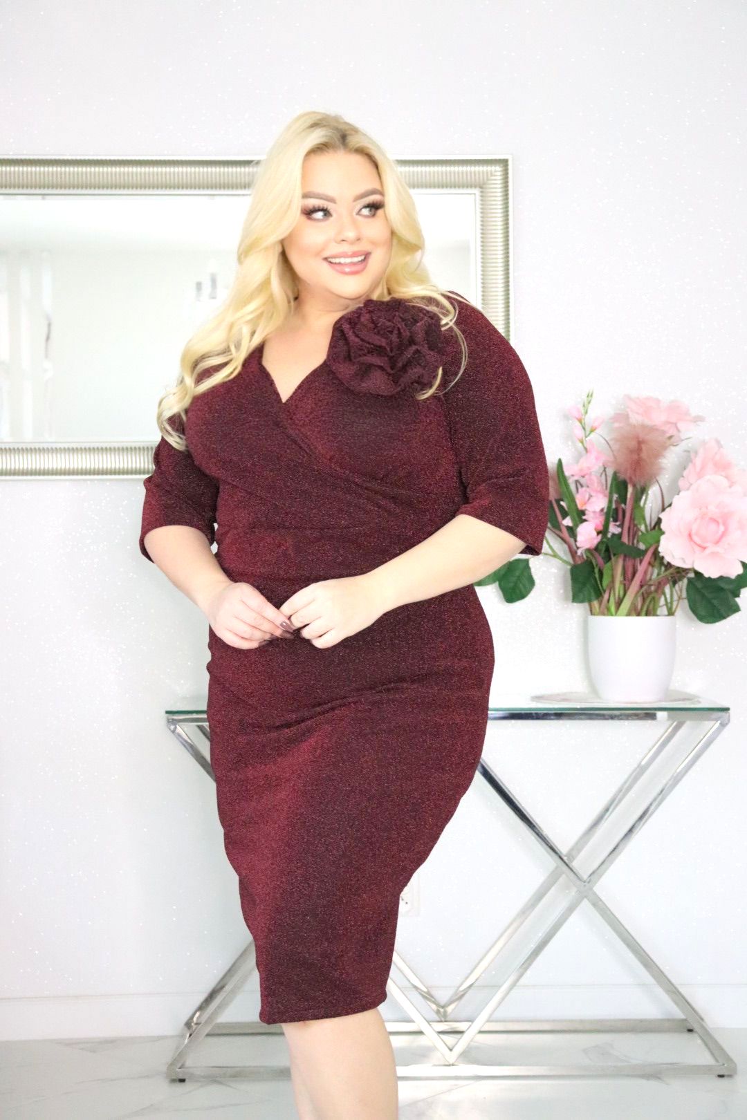 Ręcznie szyta róża i połysk: sukienka Eliza, która zastąpi najlepszą biżuterię. BORDOWA! - obrazek 4