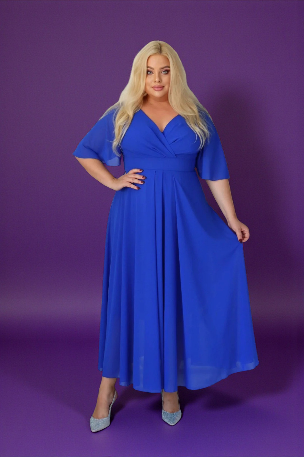 Symfonia szyfonowej lekkości! Kreacja, która tańczy z każdym Twoim ruchem! CHABROWA A011