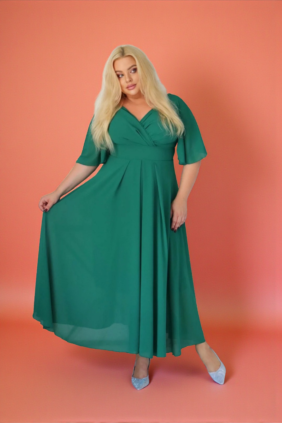 Symfonia szyfonowej lekkości! Kreacja, która tańczy z każdym Twoim ruchem! BUTELKOWA ZIELEŃ A011 - obrazek 2