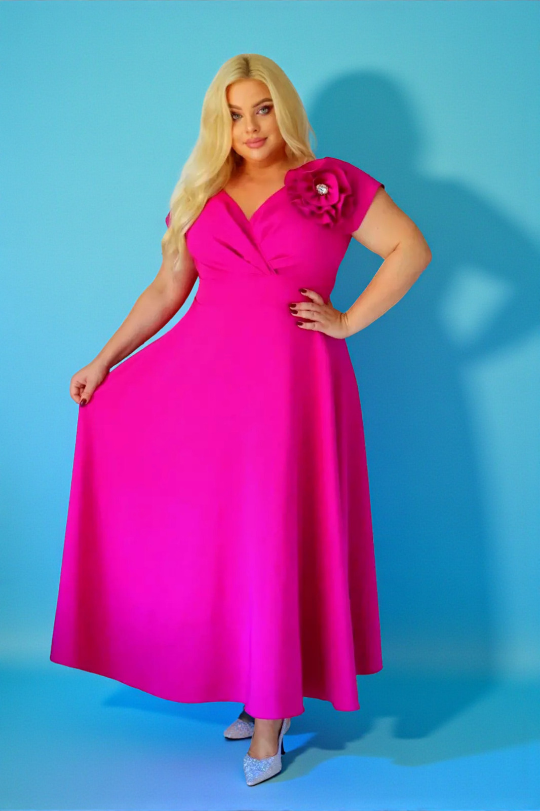 Olśniewająca sukienka z wyjątkowym ręcznie szytym kwiatem i cyrkoniową ozdobą! Poczuj się wyjątkowo! Zobacz film jak się układa! AMARANT.A010.MEGA WYPRZEDAŻ! - obrazek 2